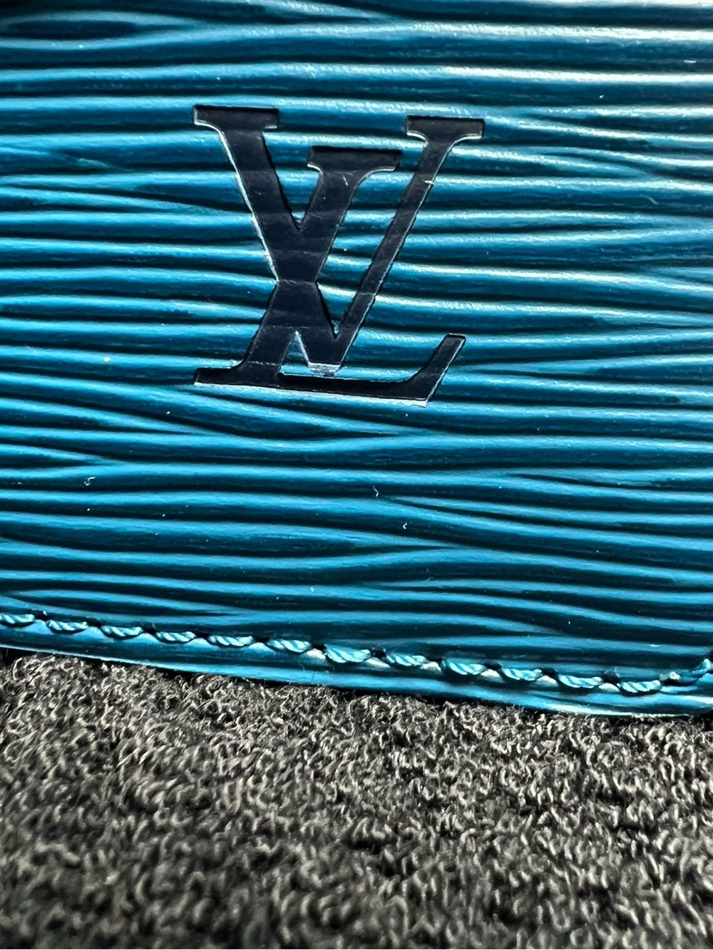 Louis Vuitton Blue Epi Leather Crossbody Bag Grenelle Collection - Picture 15 of 17